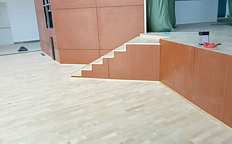 濟南楓樺木體育木地板是多少錢