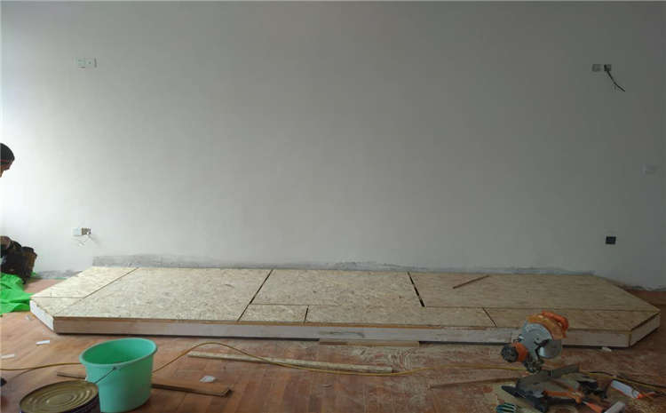 20厚籃球場實(shí)木地板廠**哪**好？