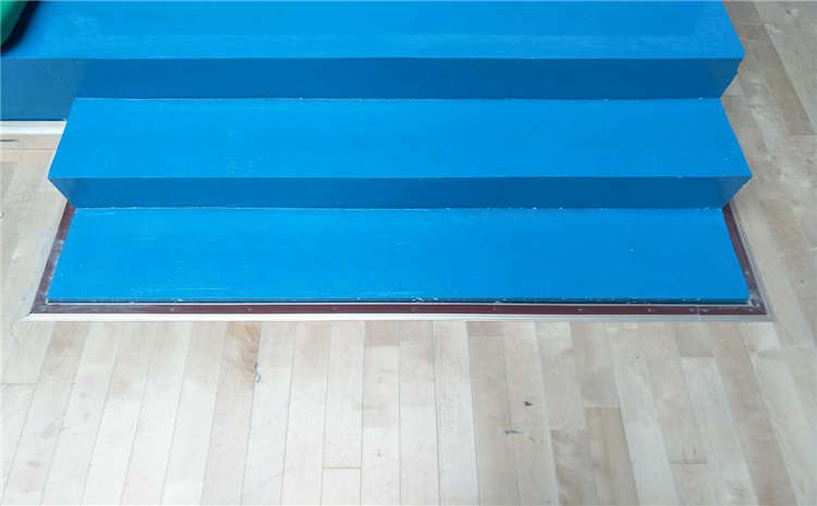 橡膠木木地板籃球館價(jià)格是多少錢？