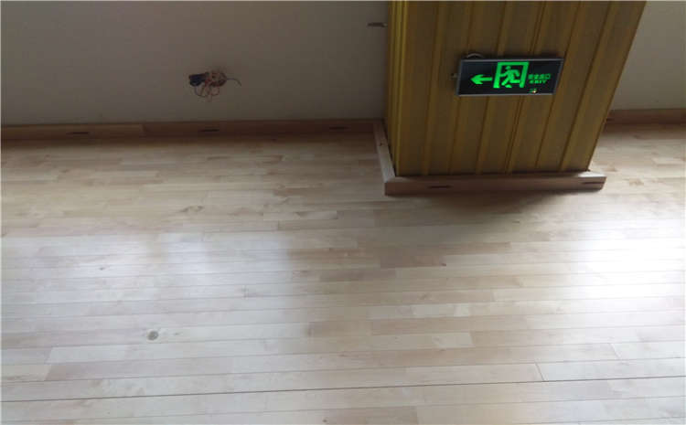 松木舞臺實(shí)木地板雙層龍骨結(jié)構(gòu)