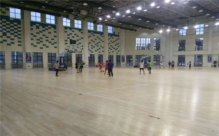 22厚籃球館木地板廠家哪家好?