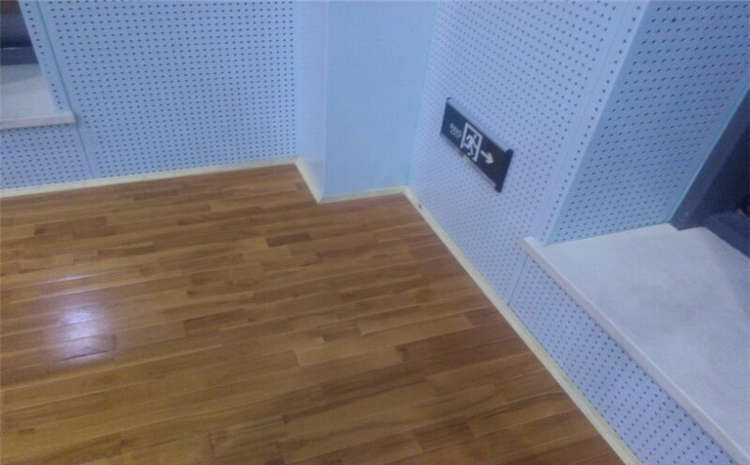 拼接板籃球運動地板怎么翻新？