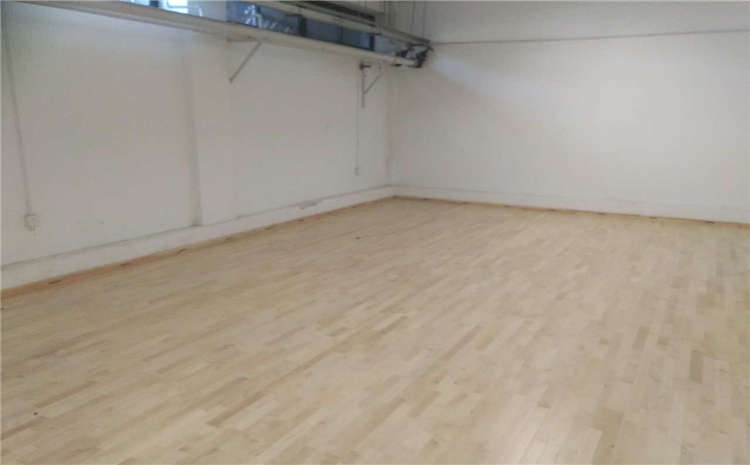 燈塔體育地板廠(chǎng)家價(jià)格